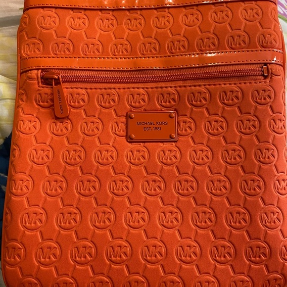 Michael Kors crossbody - Picture 2 of 9